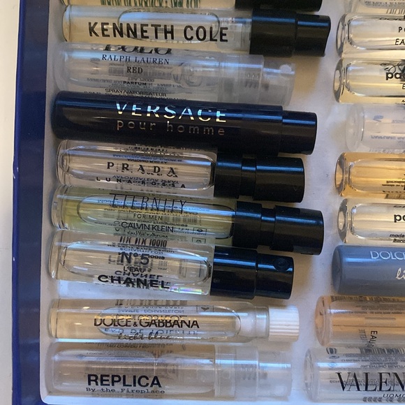 Bundle of 22 designer cologne samplers - Picture 3 of 5